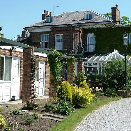 호텔 Knavesmire Manor And Leisure 2*